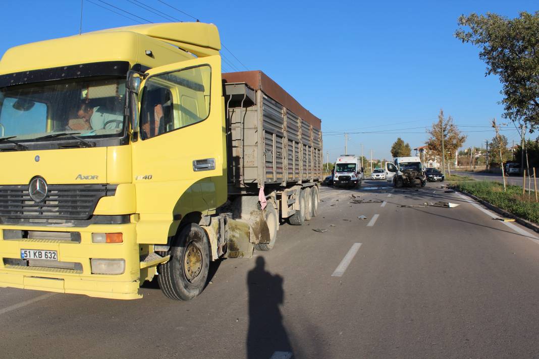 Aksaray’da öğrenci servisi ile TIR çarpıştı! Çok sayıda yaralı var 7